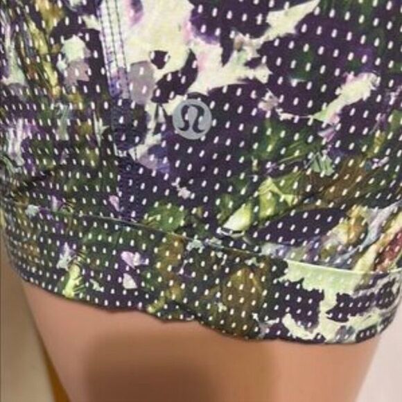 Lululemon Spring Break Away Short in Floral Sport White Multi - Picture 10 of 12